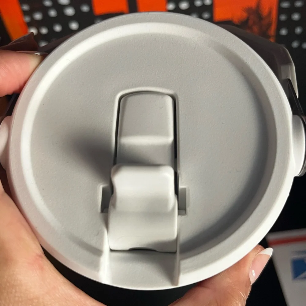 Stanley White Flip Straw Tumbler new 20oz cold cup flowstate - Picture 3 of 3